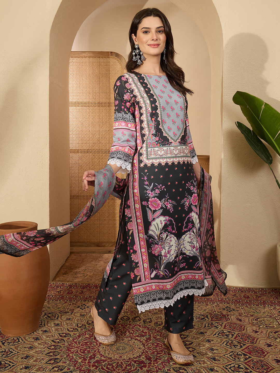 Janasya Women's Black Cotton Blend Floral Printed Straight Kurta Set