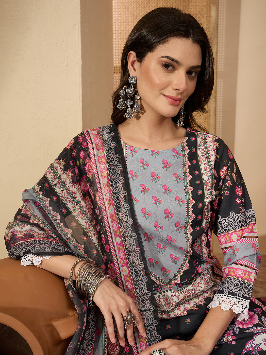 Janasya Women's Black Cotton Blend Floral Printed Straight Kurta Set