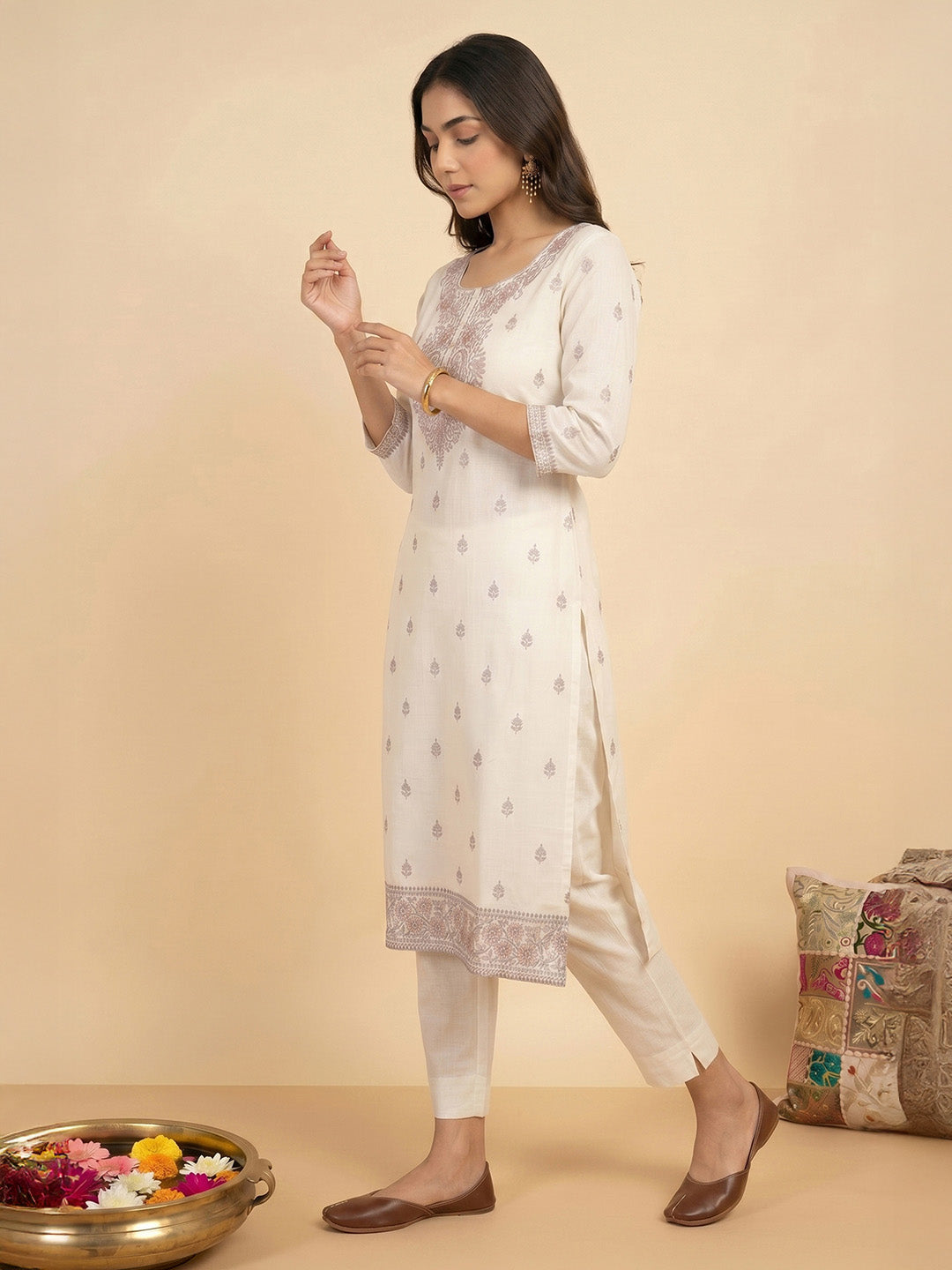 Janasya Women's Off White Pure Cotton Ethnic Motifs Printed Straight Kurta