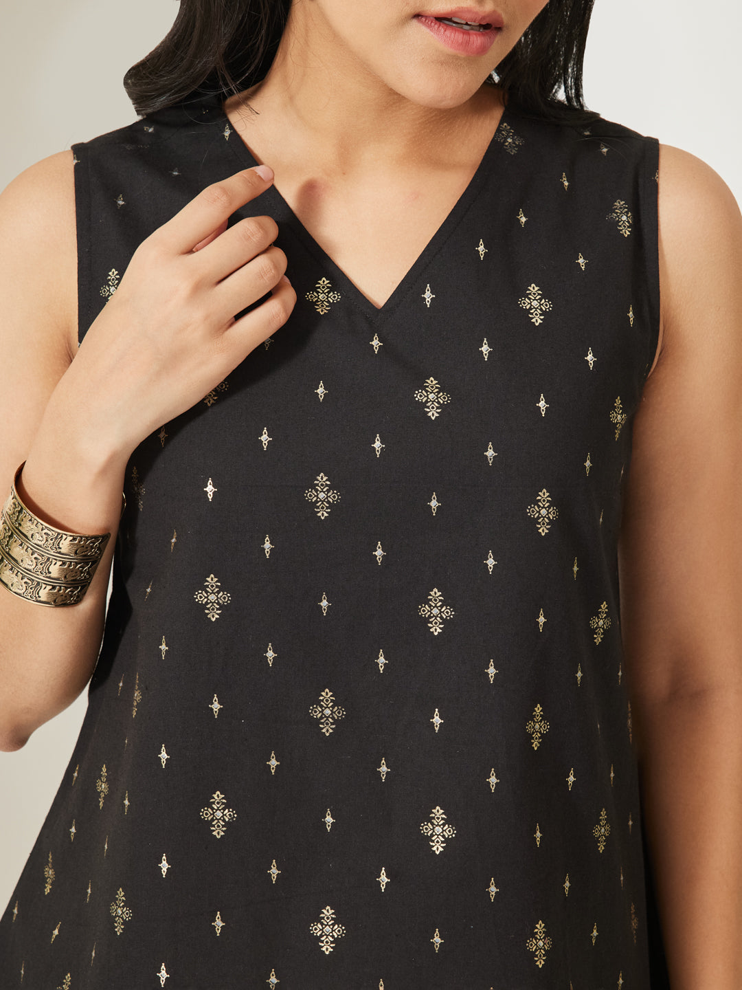 Janasya Women's Black Linen Cotton Ethnic Motifs Foil Print A-Line Tunic