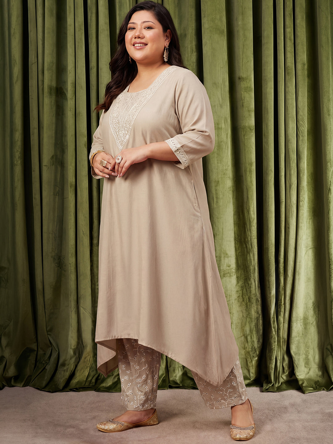 Janasya Women's Plus Size Beige Muslin Yoke Embroidered A-Line Kurta Pant Set