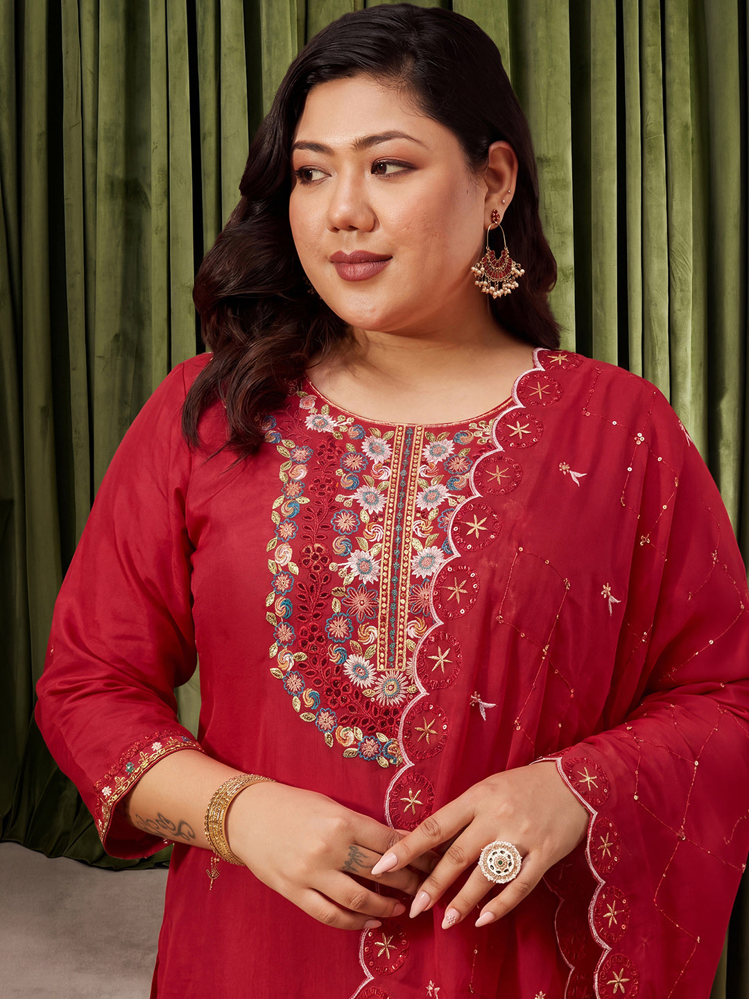 Janasya Women's Plus Size Red Chanderi Silk Floral Embroidered Straight Kurta Set