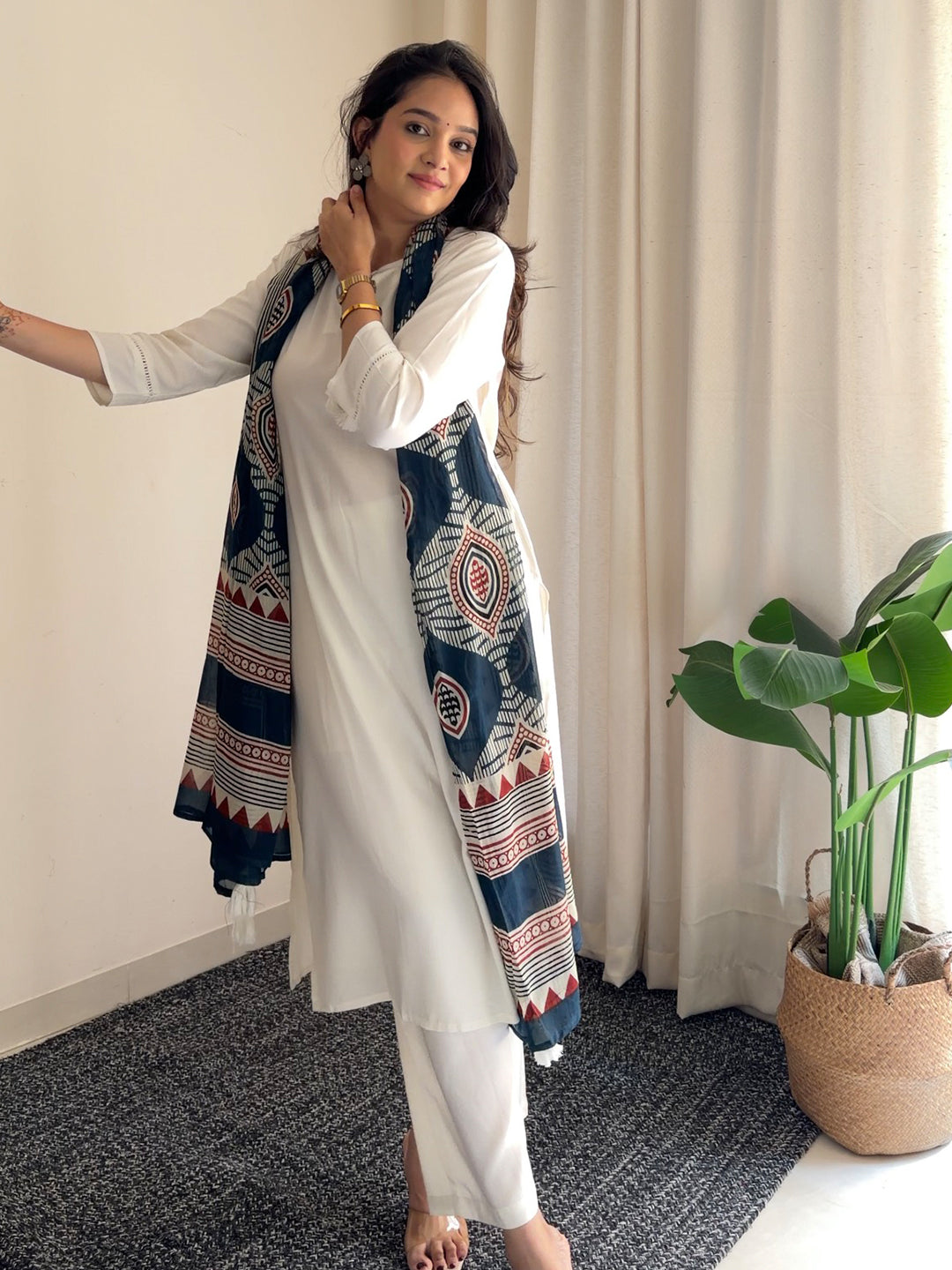 Janasya Women's Off White Rayon Solid Straight Kurta Set