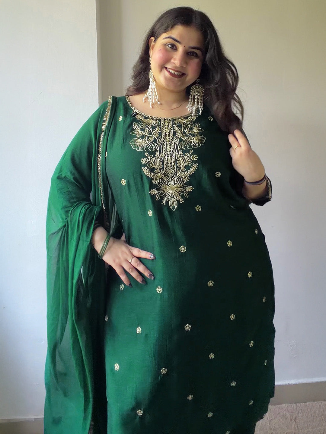 Janasya Women's Plus Size Bottle Green Silk Blend Floral Embroidered Straight Kurta Set