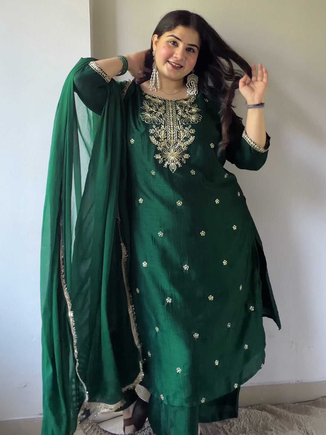 Janasya Women's Plus Size Bottle Green Silk Blend Floral Embroidered Straight Kurta Set