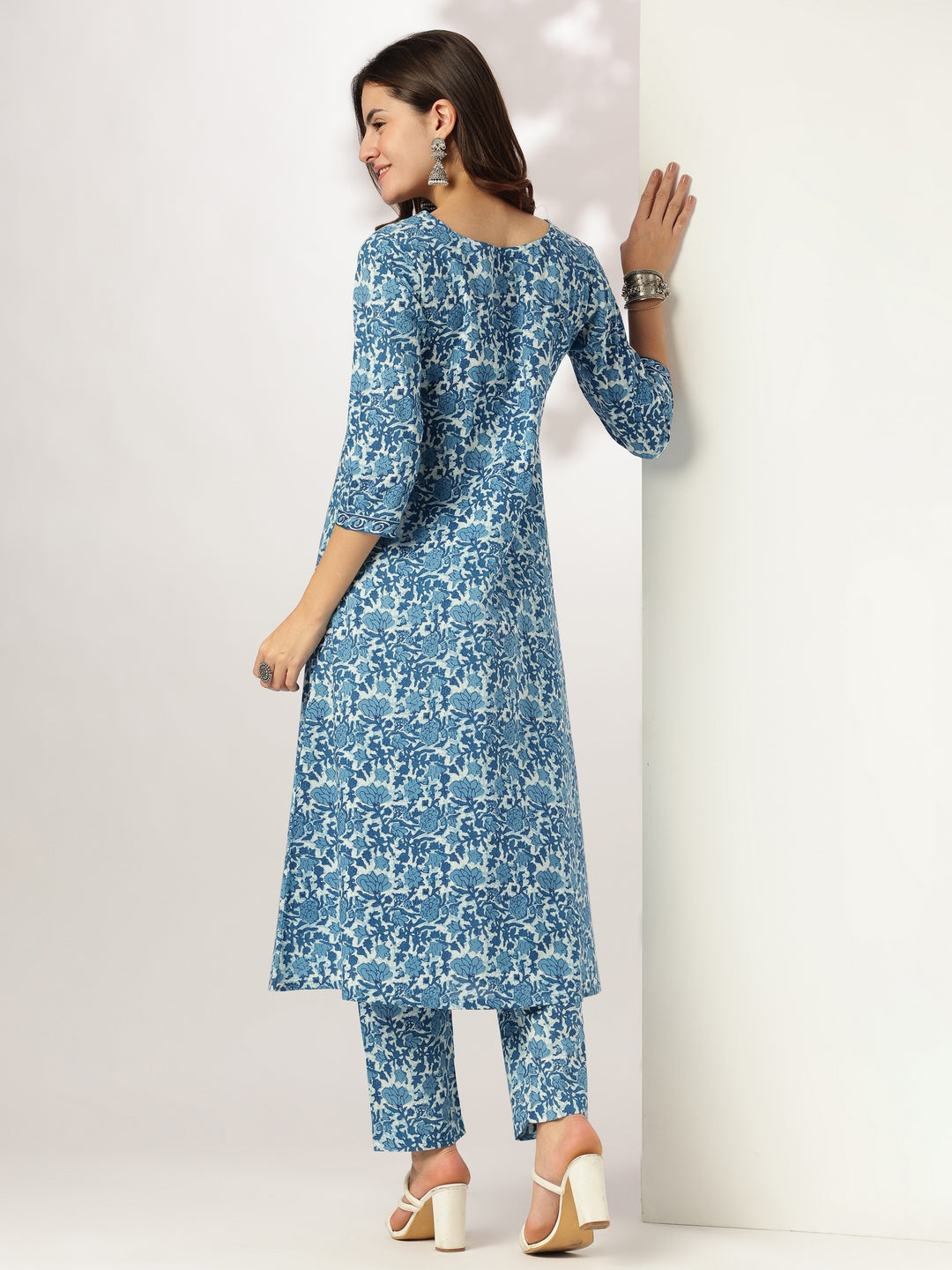 Janasya Women's Indigo Pure Cotton Floral Printed A-line Kurta Pant Set