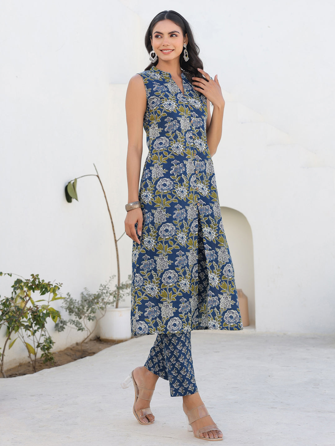 Janasya Women's Dark Blue Pure Cotton Floral Printed A-line Kurta Pant Set
