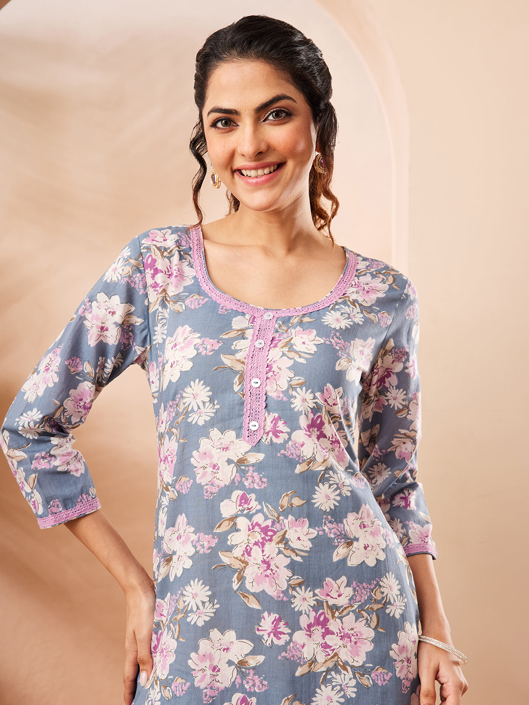 Janasya Women's Grey Pure Cotton Floral Printed Straight Kurta With Pant Set