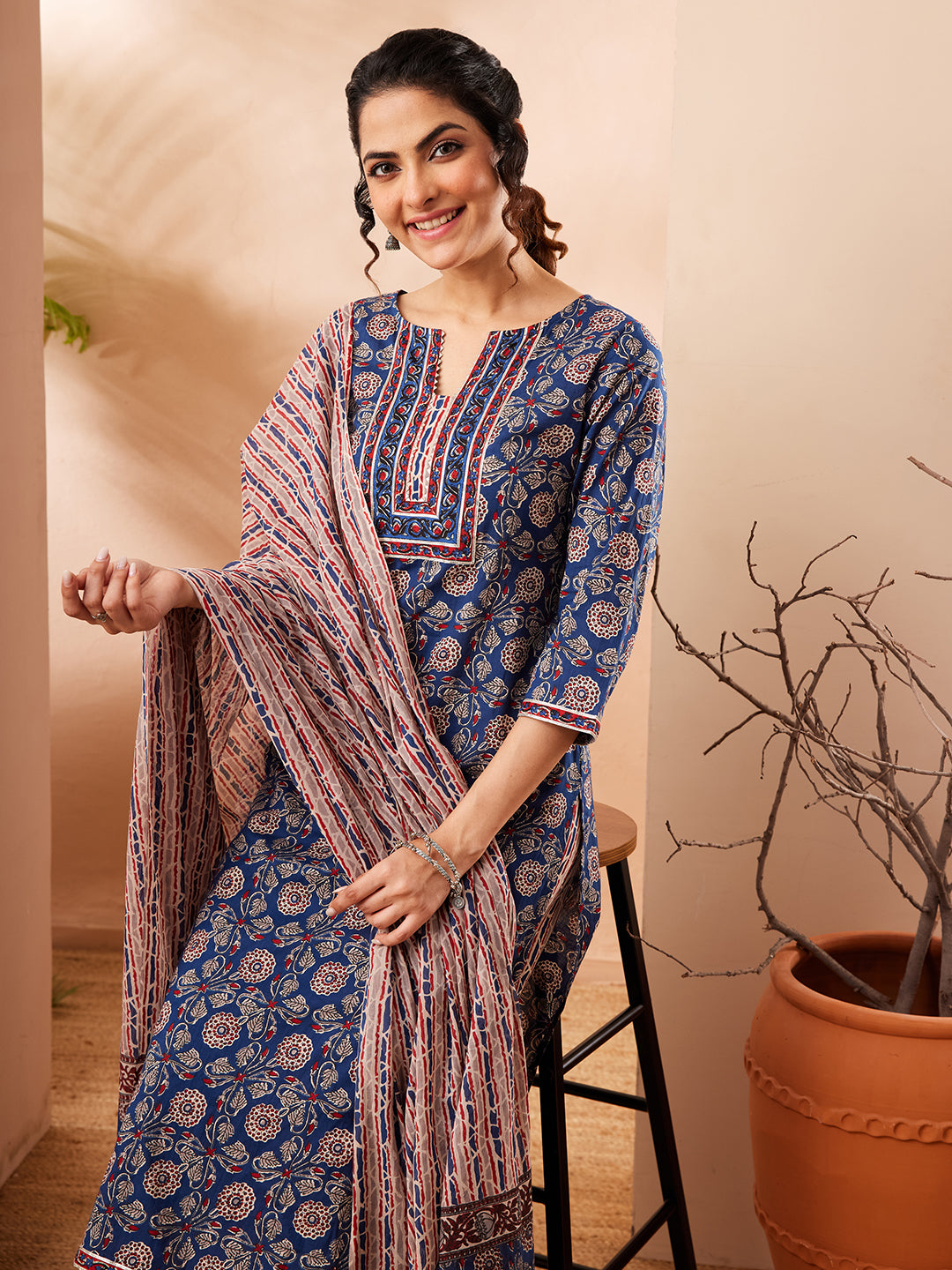 Janasya Women's Blue Pure Cotton Floral Printed Straight Kurta Set