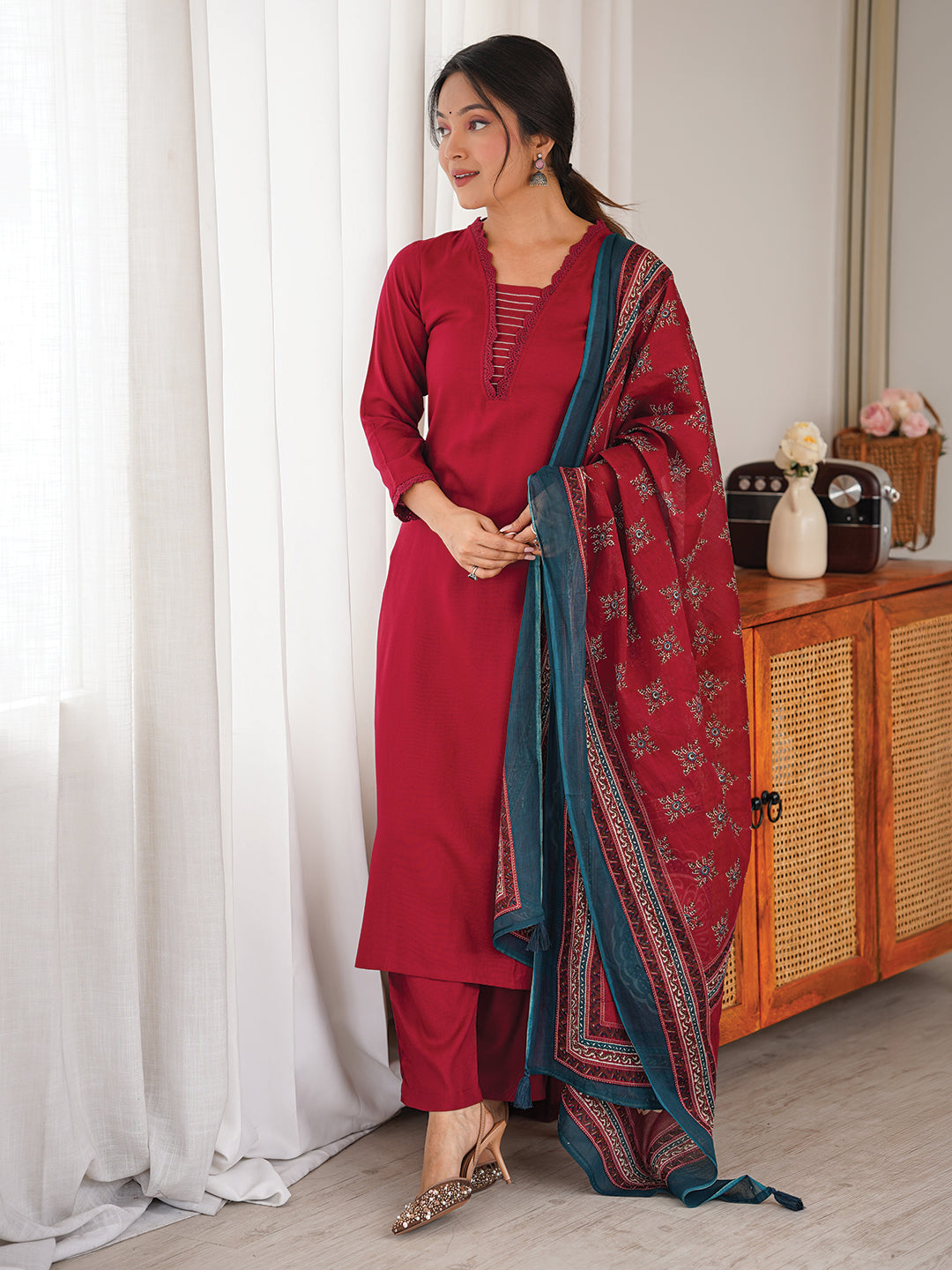 Janasya Women's Maroon Rayon Yoke Design Straight Kurta Set With Printed Dupatta
