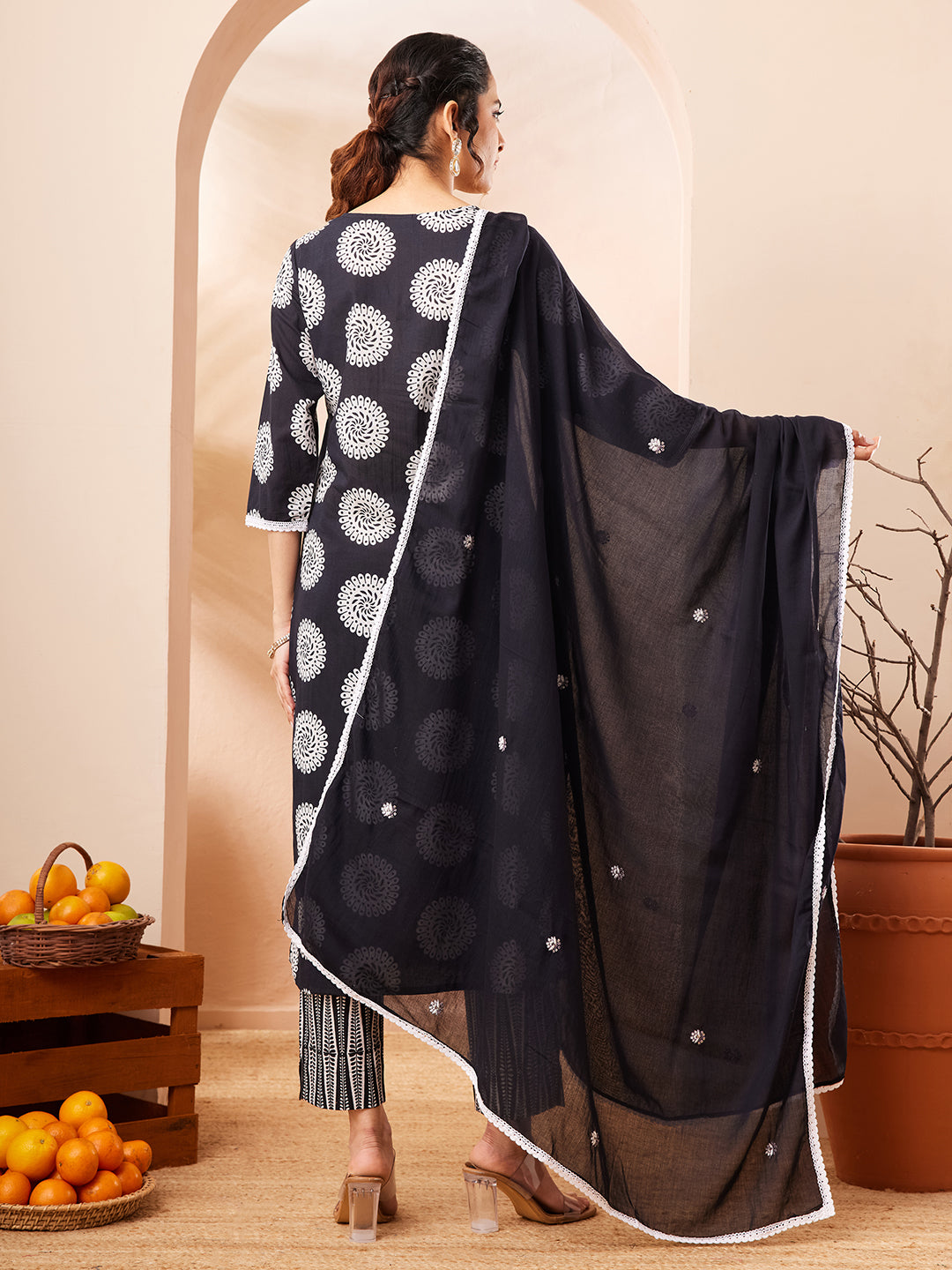 Janasya Women's Black Pure Cotton Floral Printed Straight Kurta Set