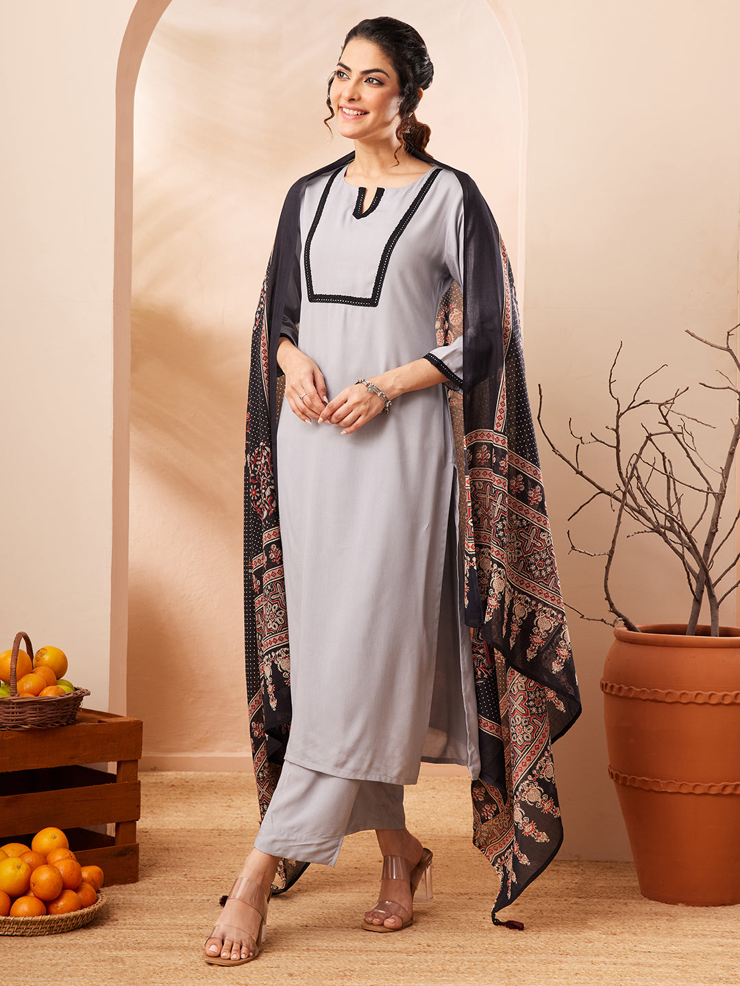 Janasya Women's Grey Rayon Solid Straight Kurta Set