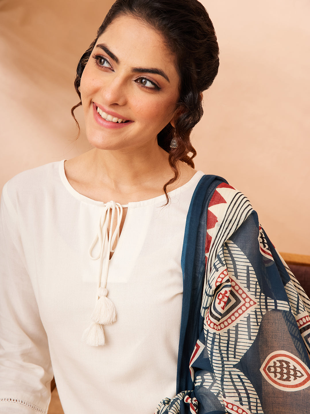 Janasya Women's Off White Rayon Solid Straight Kurta Set