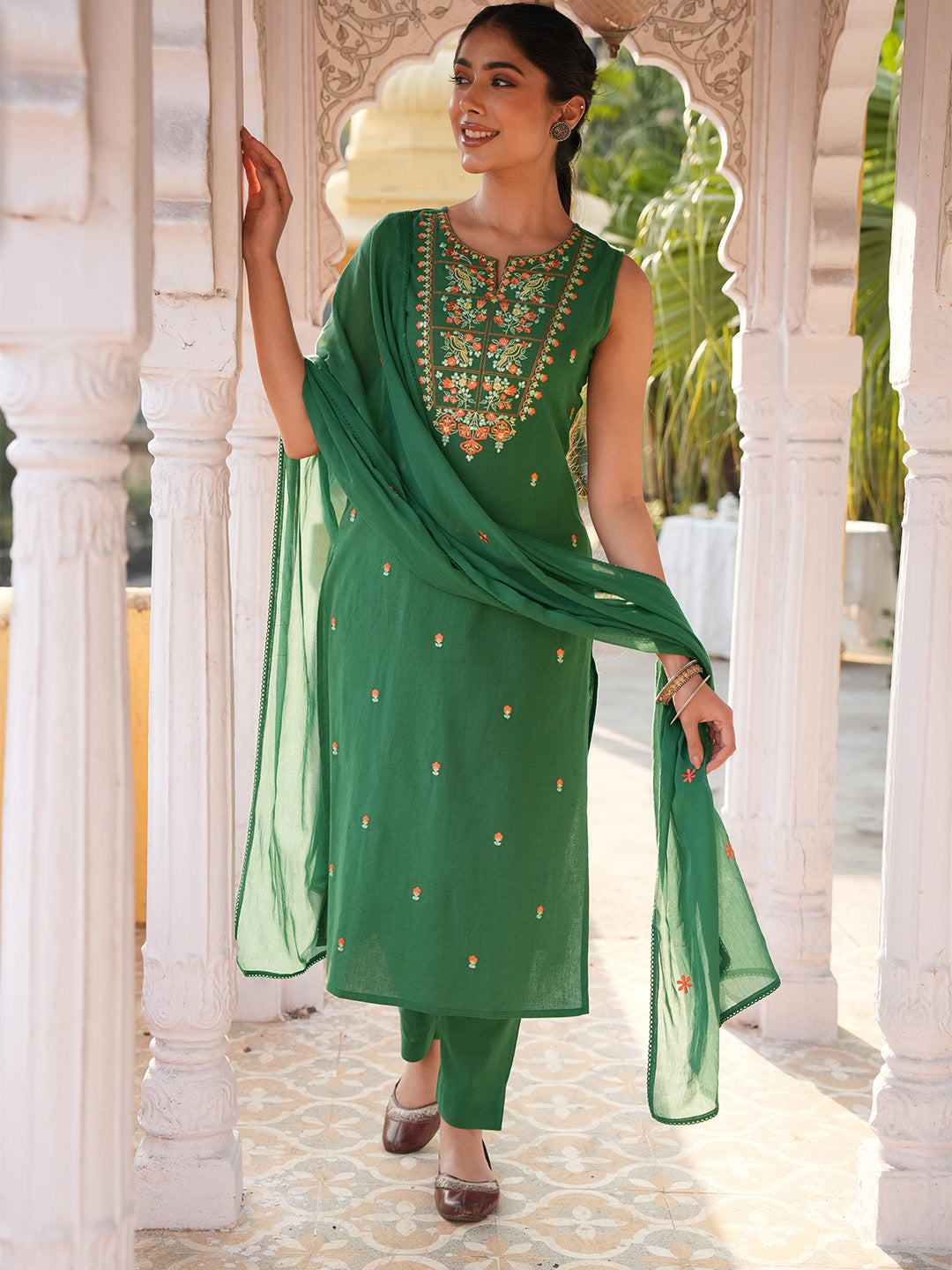 Janasya Women's Green Linen Cotton Embroidered Straight Kurta Set