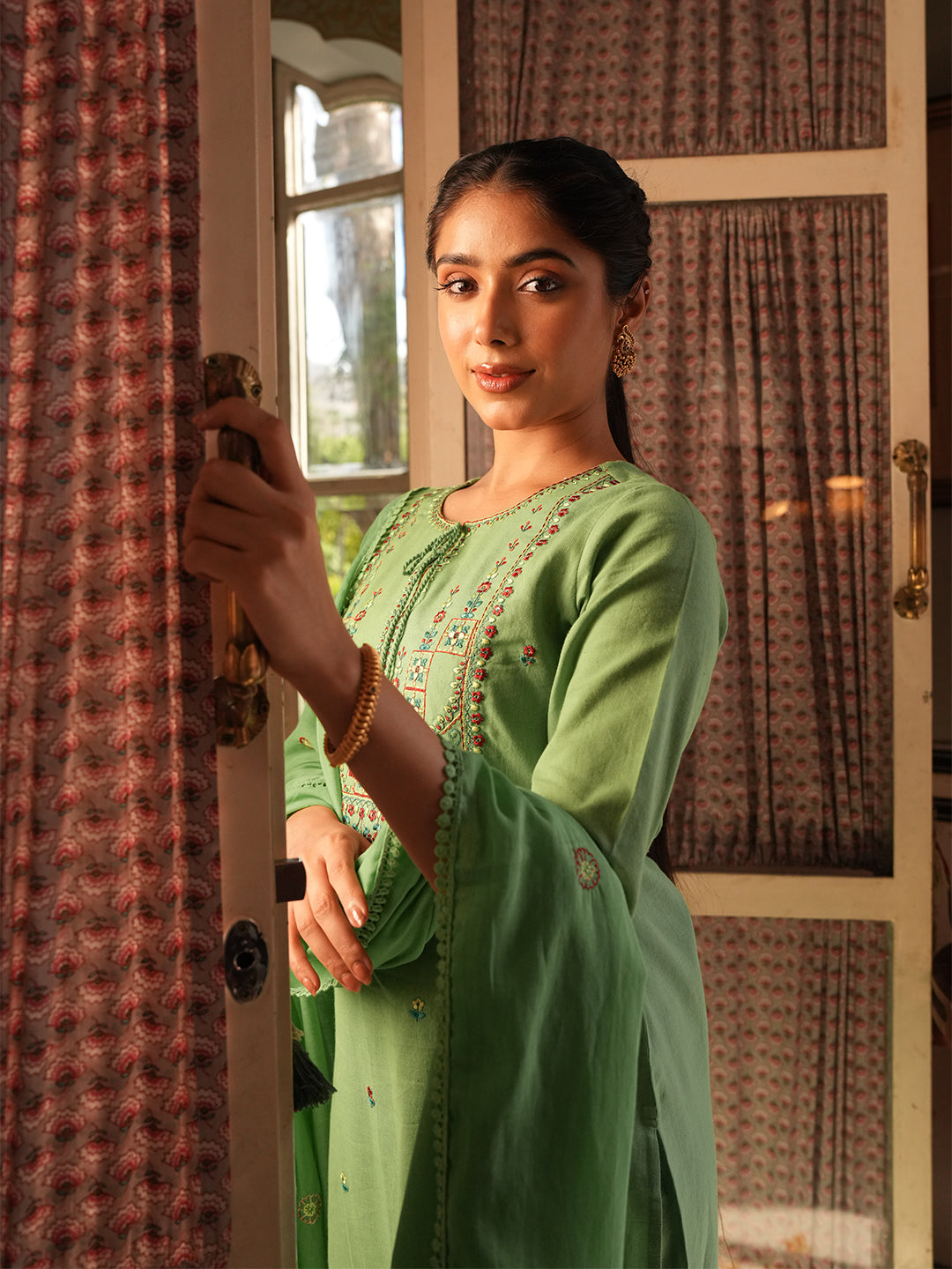 Janasya Women's Mint Green Linen Cotton Embroidered Straight Kurta Set