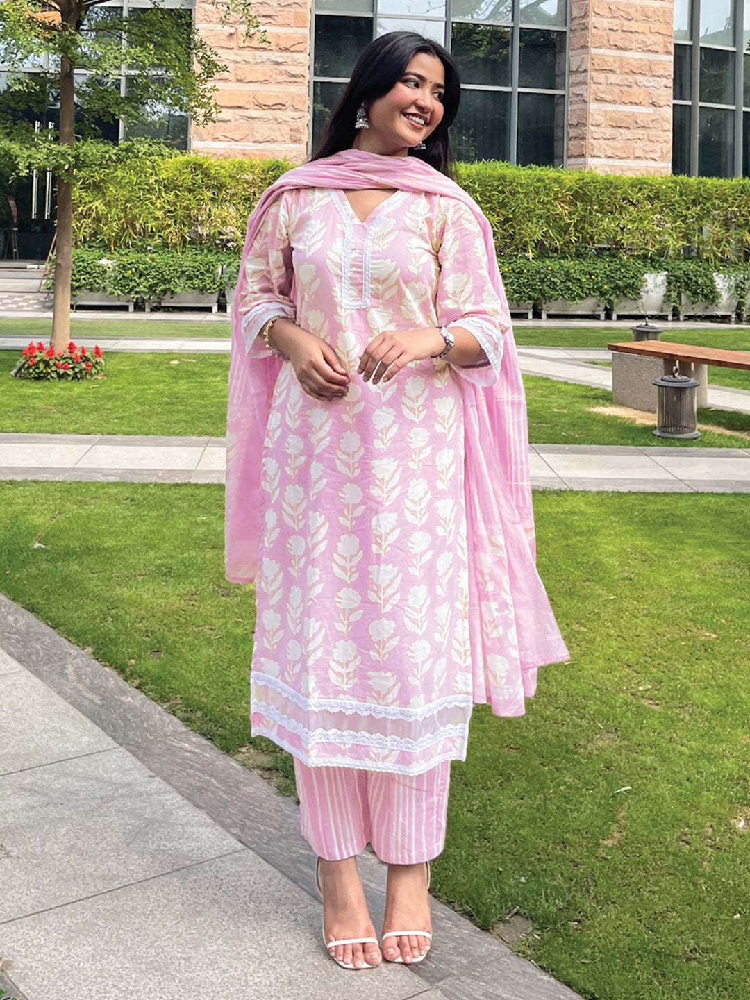 Janasya Women's Lavender Pure Cotton Floral Printed Straight Kurta Set