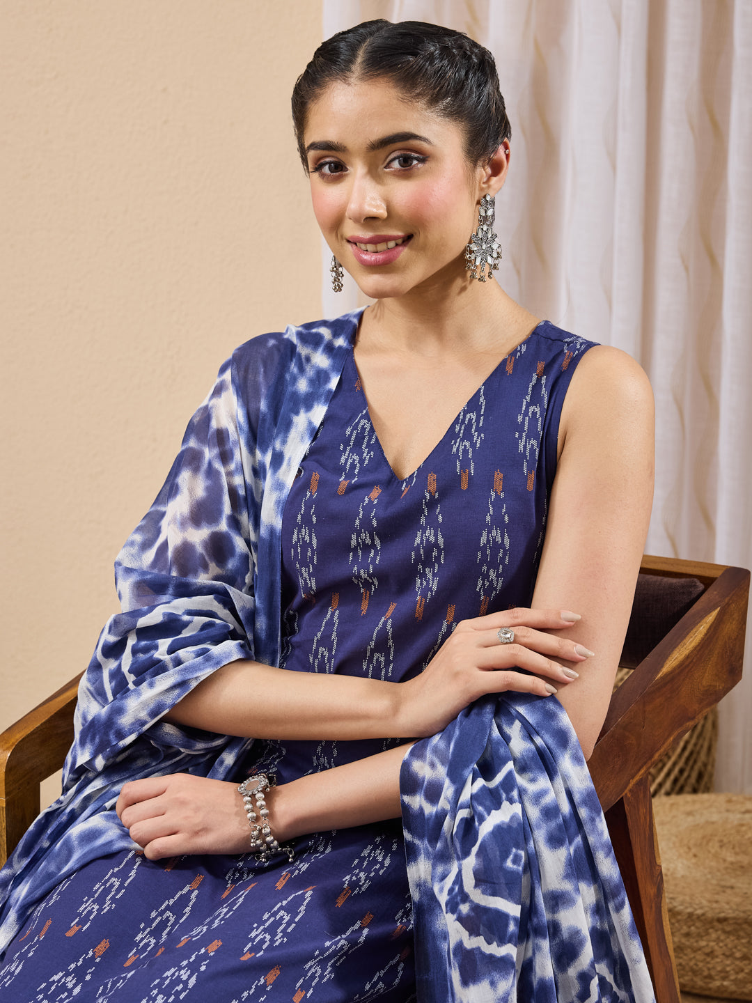 Janasya Women's Navy Blue Pure Cotton Ikkat Printed Straight Kurta Set