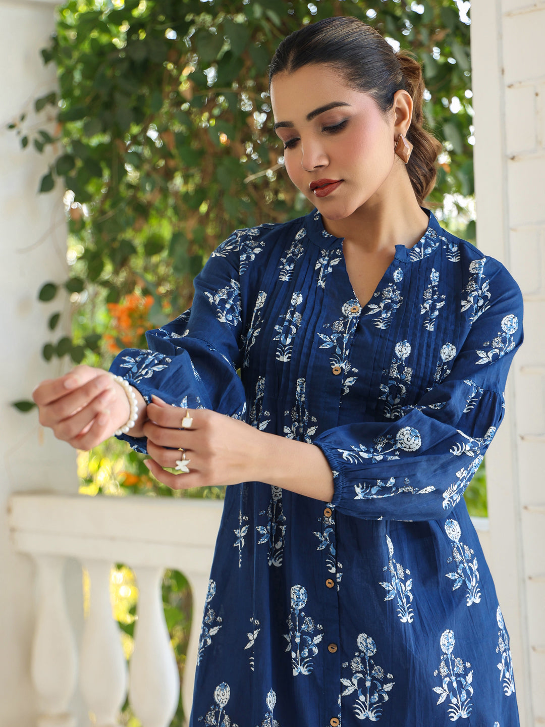 Indigo Pure Cotton Floral Printed Pleated Kurta