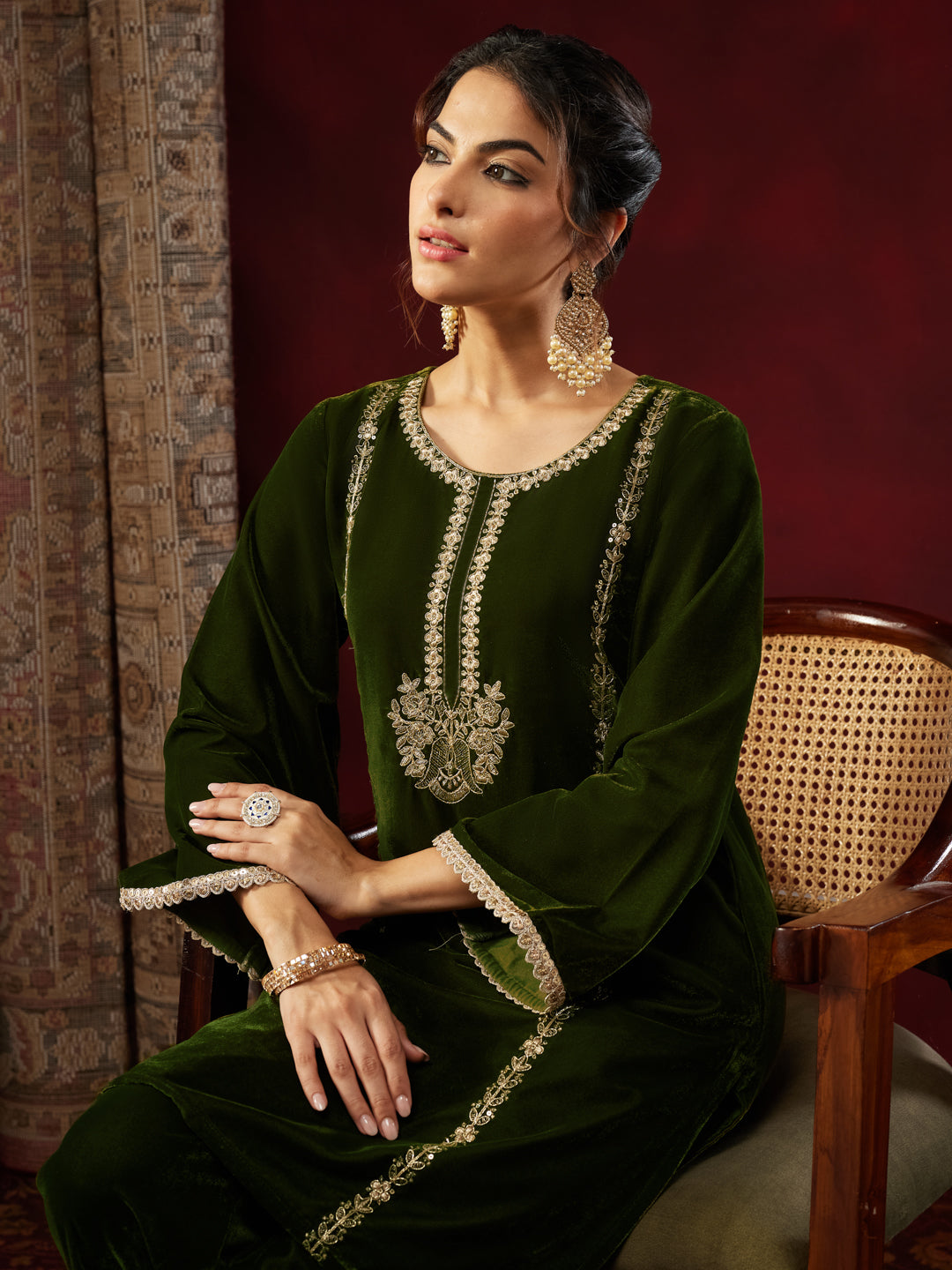 Janasya Women's Olive Green Velvet Zari Embroidered Straight Co-ord Set