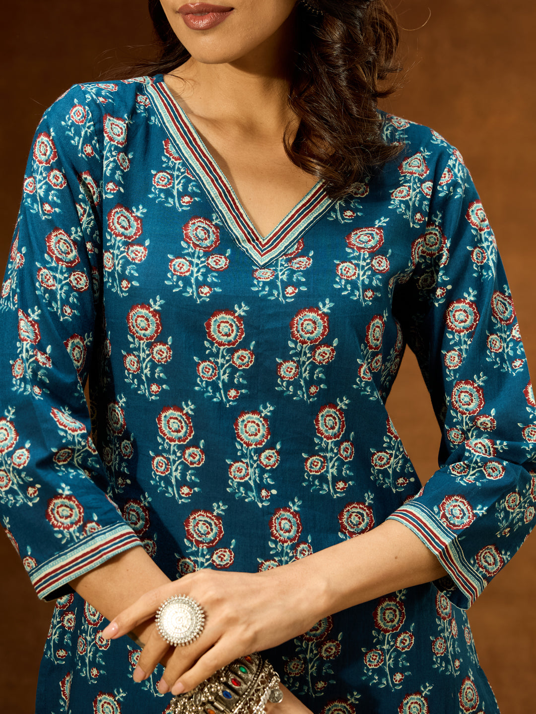 Janasya Women's Blue Pure Cotton Floral Printed Straight Kurta Pant Set