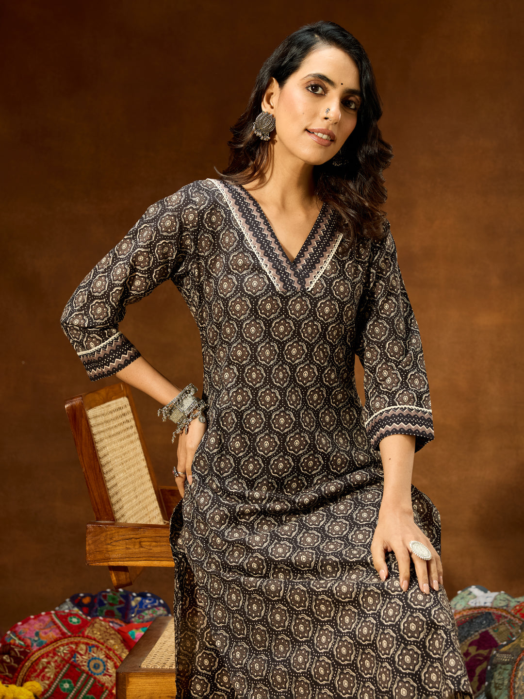 Janasya Women's Black Pure Cotton Ethnic Motifs Printed Straight Kurta Pant Set