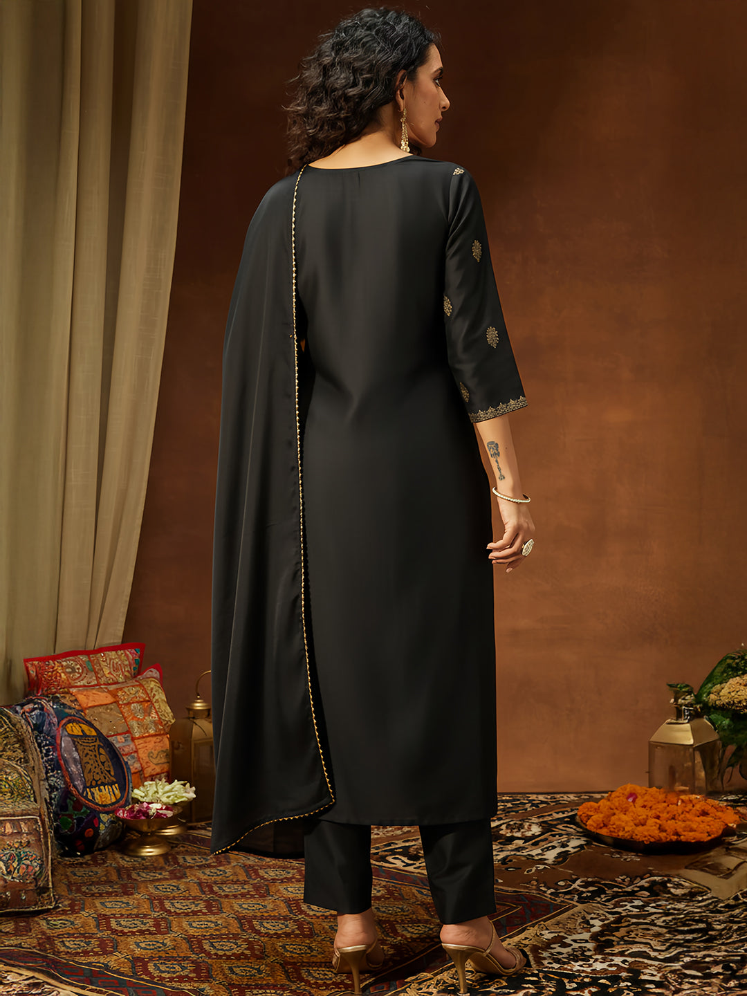 Janasya Women's Black Silk Blend Foil Printed Straight Kurta Set