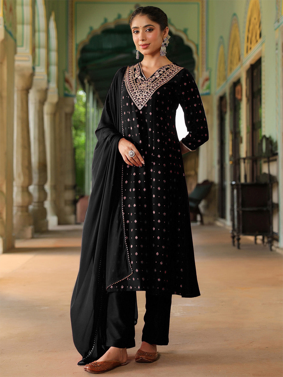 Janasya Women's Black Silk Blend Zari Yoke Embroidered Gold Printed Anarkali Kurta Set