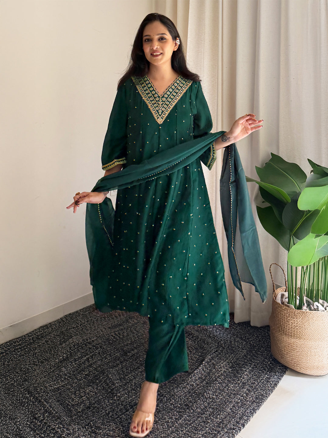 Janasya Women's Dark Green Silk Blend Floral Zari Embroidered Anarkali Kurta Set
