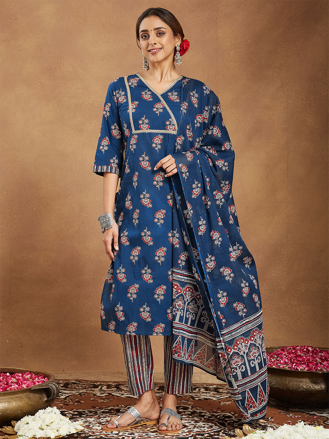 Janasya Women's Blue Pure Cotton Floral Printed Straight Kurta Set