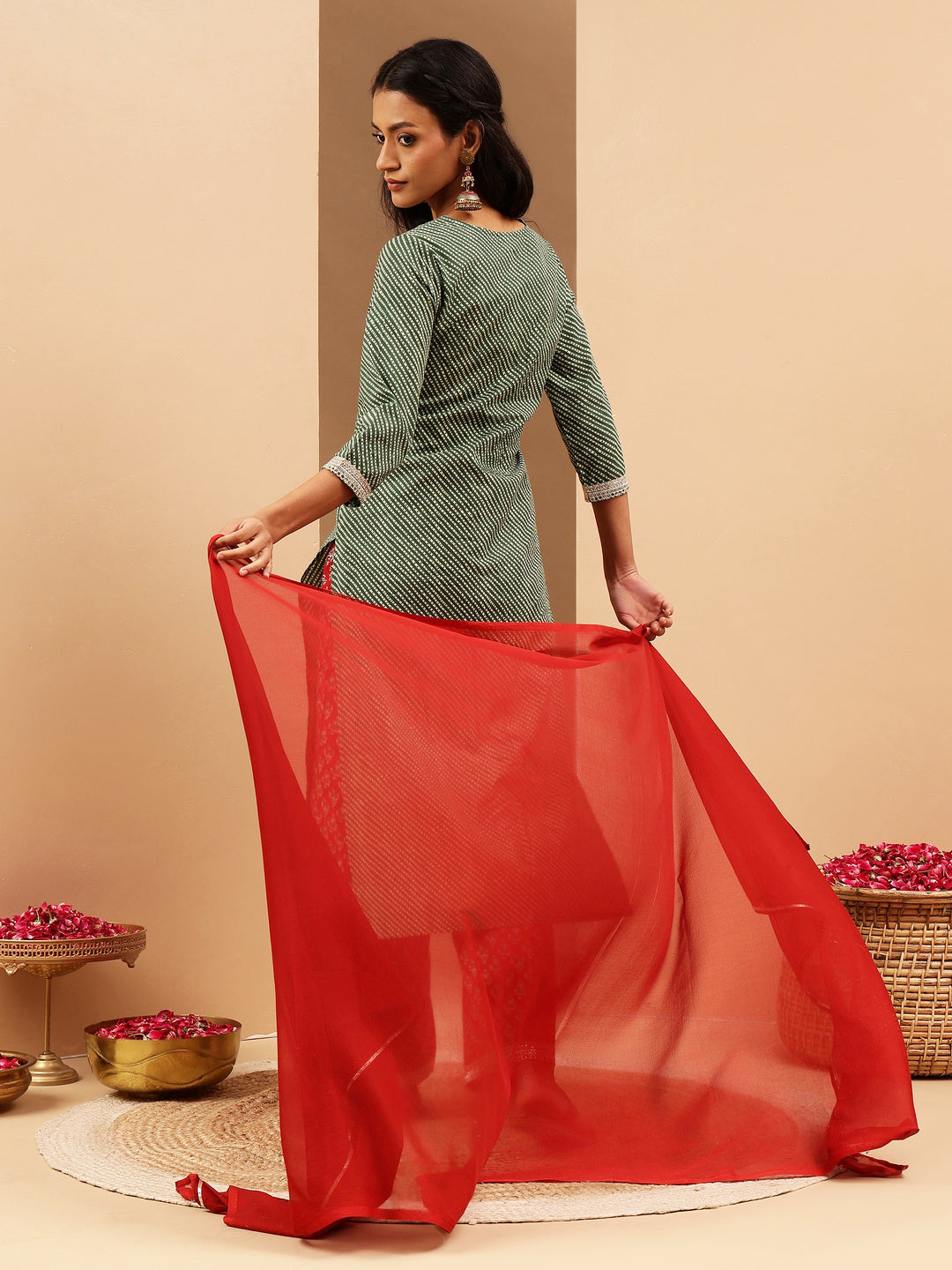 Janasya Women's Green & Maroon Pure Cotton Printed Straight Kurta Set