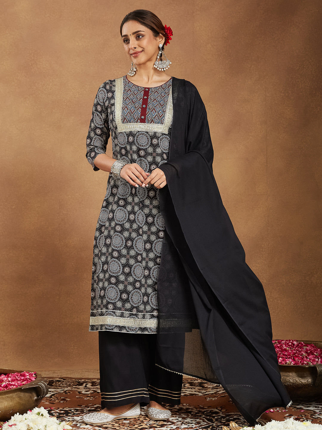 Janasya Women's Black Pure Cotton Ajrakh Printed Straight Kurta Set