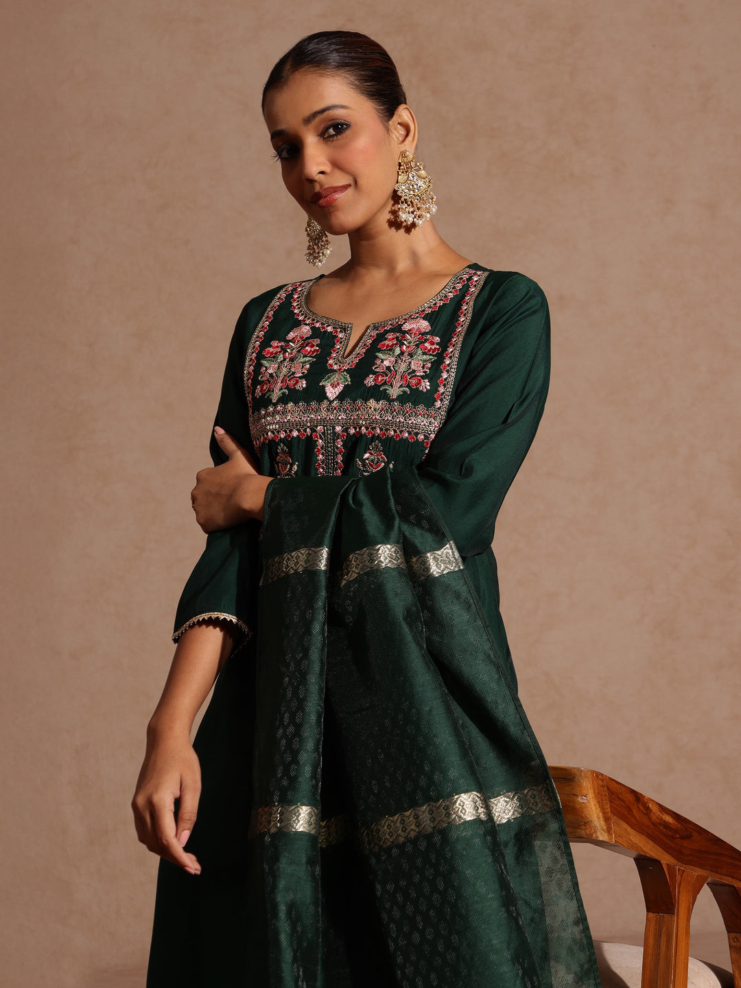 Janasya Women's Bottle Green Chanderi Silk Zari Yoke Embroidered Straight Kurta Set
