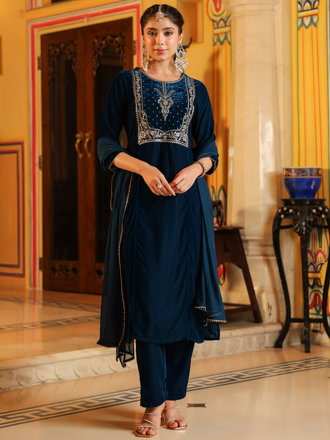 Janasya Women's Teal Blue Velvet Zari Yoke Embroidered Straight Kurta Set