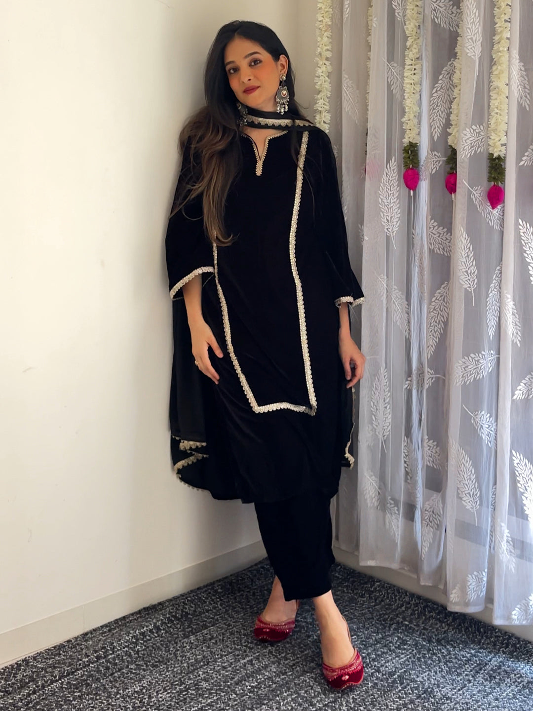 Janasya Women's Black Velvet Embellished Straight Kurta Set