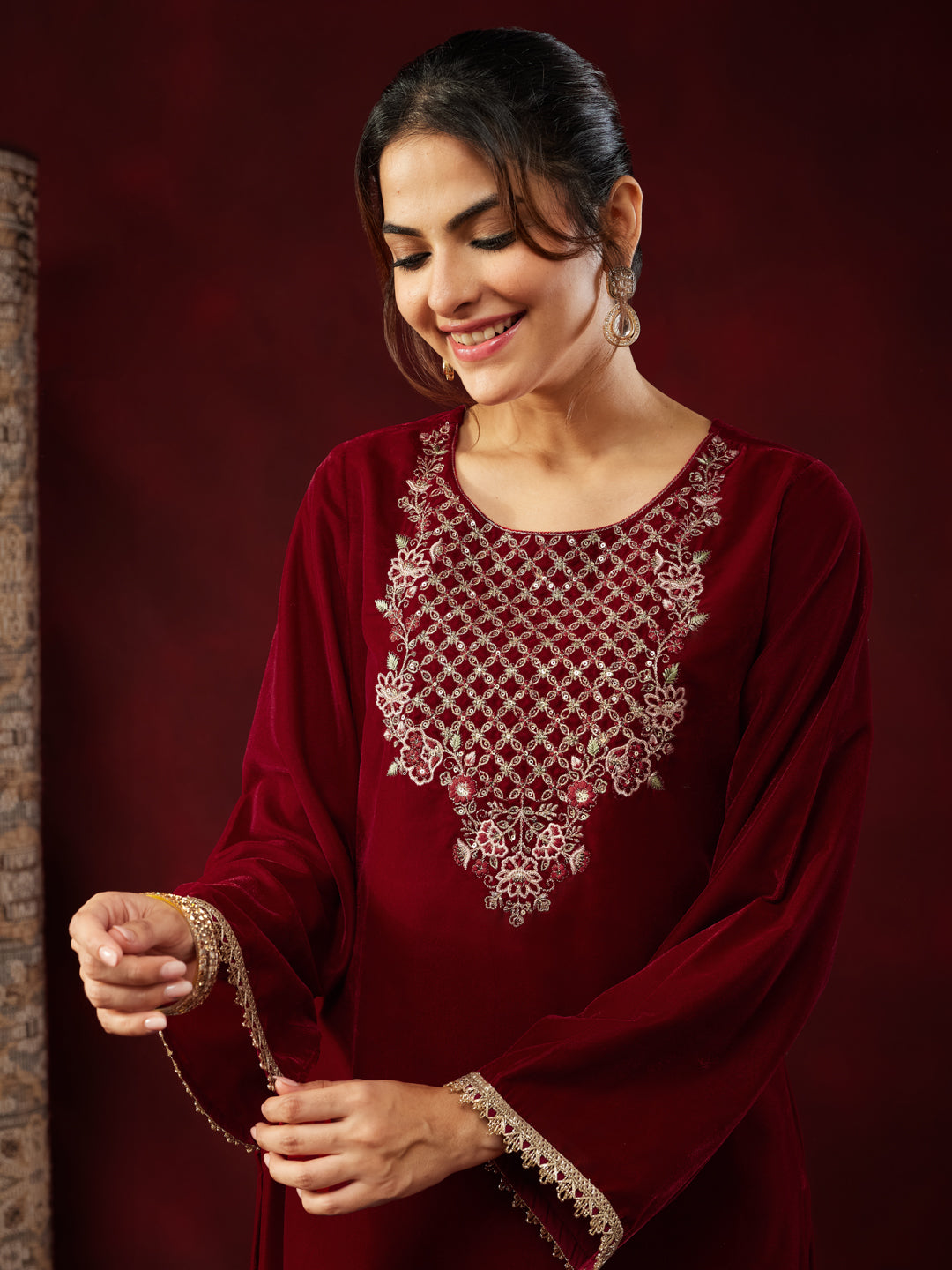 Janasya Women's Red Velvet Zari Yoke Embroidered Straight Kurta Set