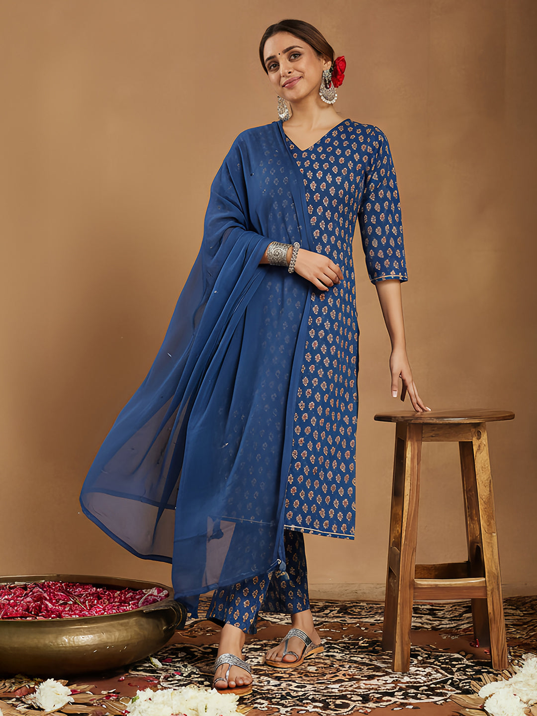 Janasya Women's Blue Pure Cotton Ethnic Motifs Printed Straight Kurta Set