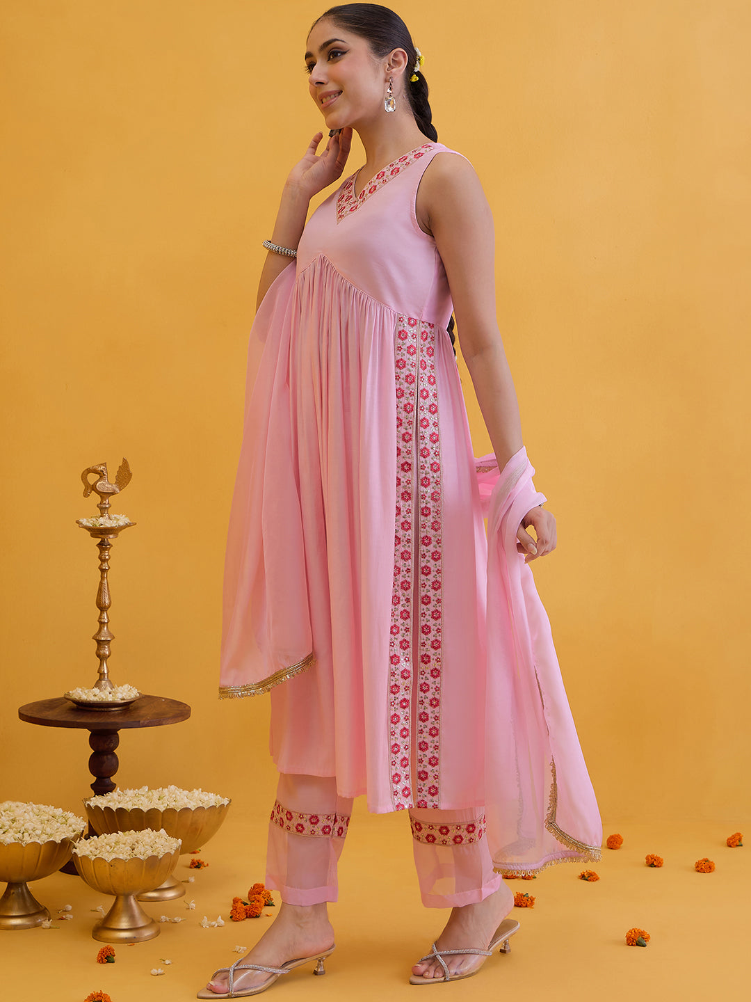 Janasya Women's Baby Pink Chanderi Silk Floral Embroidered Straight Kurta Set