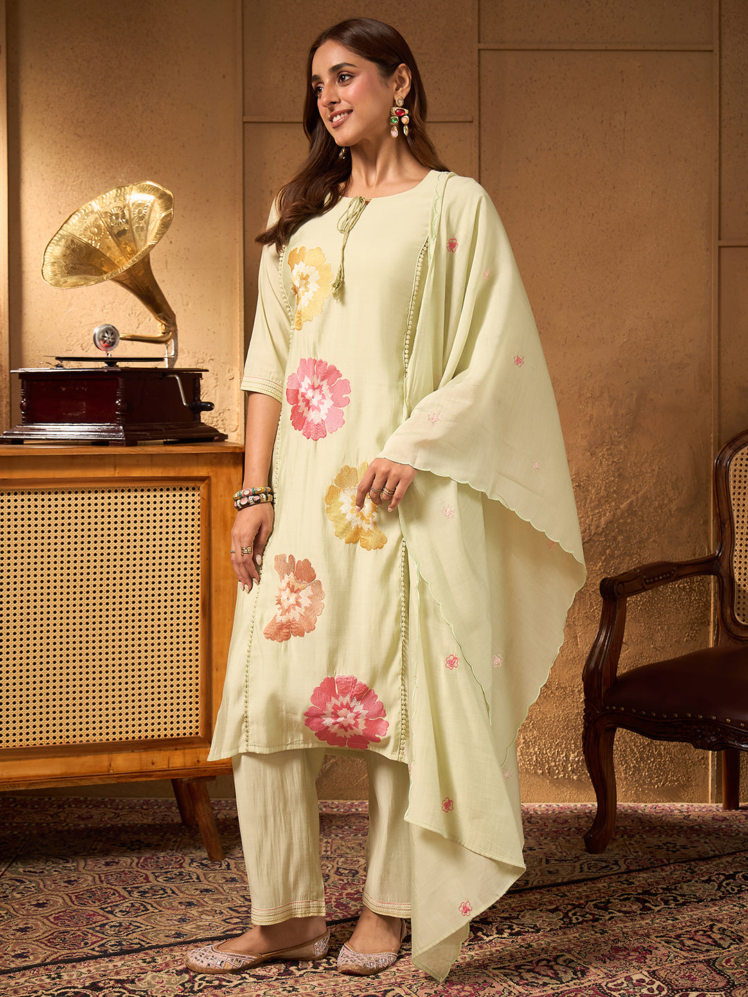Janasya Women's Mint Green Chanderi Silk Floral Embroidered Straight Kurta Set