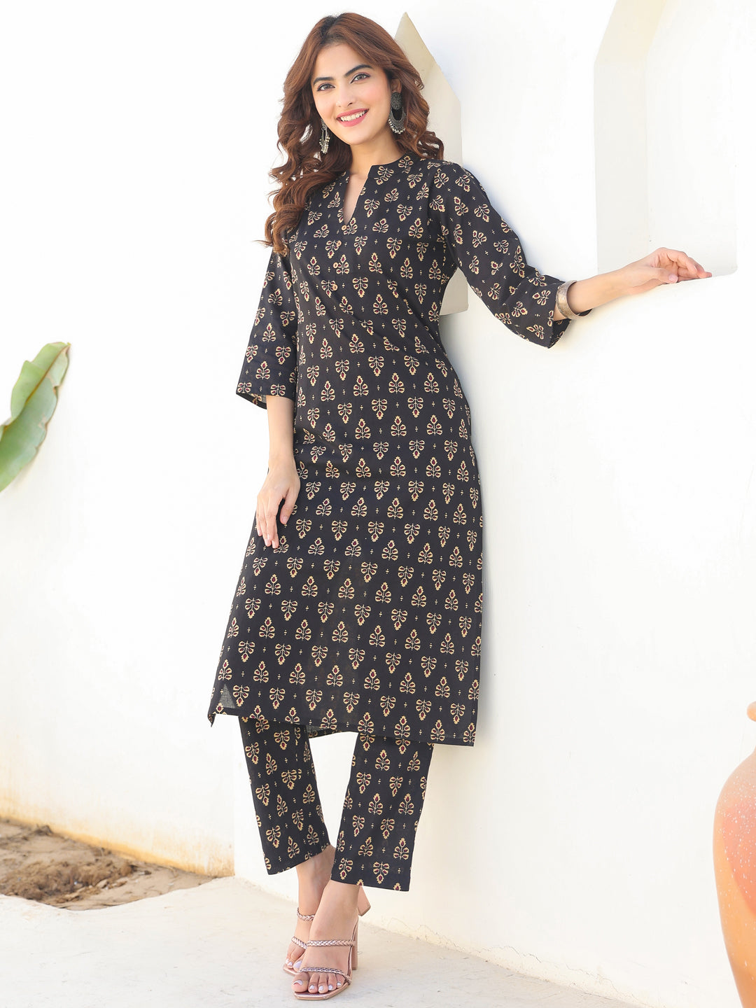 Black Pure Cotton Floral Printed Straight Kurta Pant Set