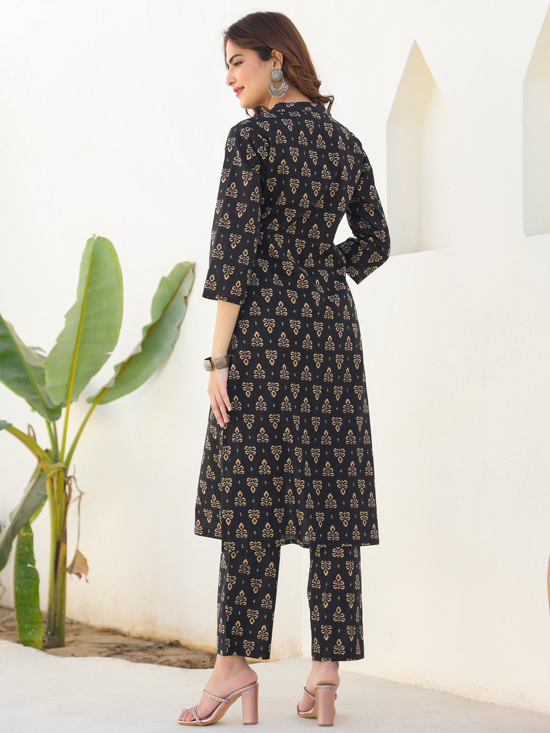 Black Pure Cotton Floral Printed Straight Kurta Pant Set