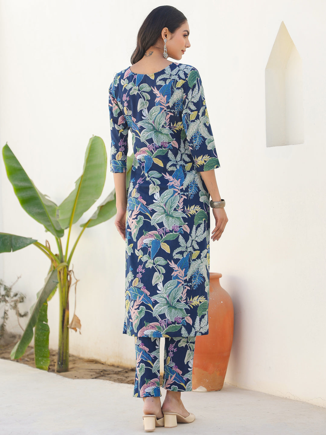 Janasya Women's Navy Blue Pure Cotton Floral Printed Straight Kurta Pant Set