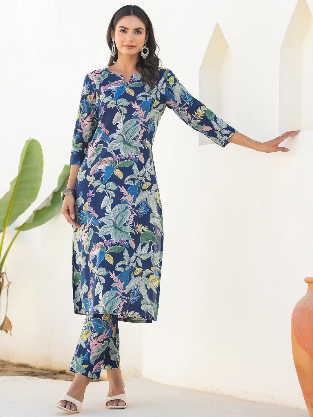 Janasya Women's Navy Blue Pure Cotton Floral Printed Straight Kurta Pant Set