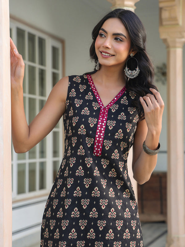 Floral Printed Straight Kurta & Trousers Sets main image 1