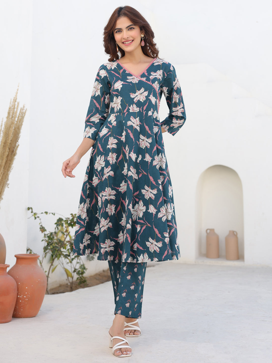 Janasya Women's Teal Blue Pure Cotton Floral Printted A line Kurta Pant Set