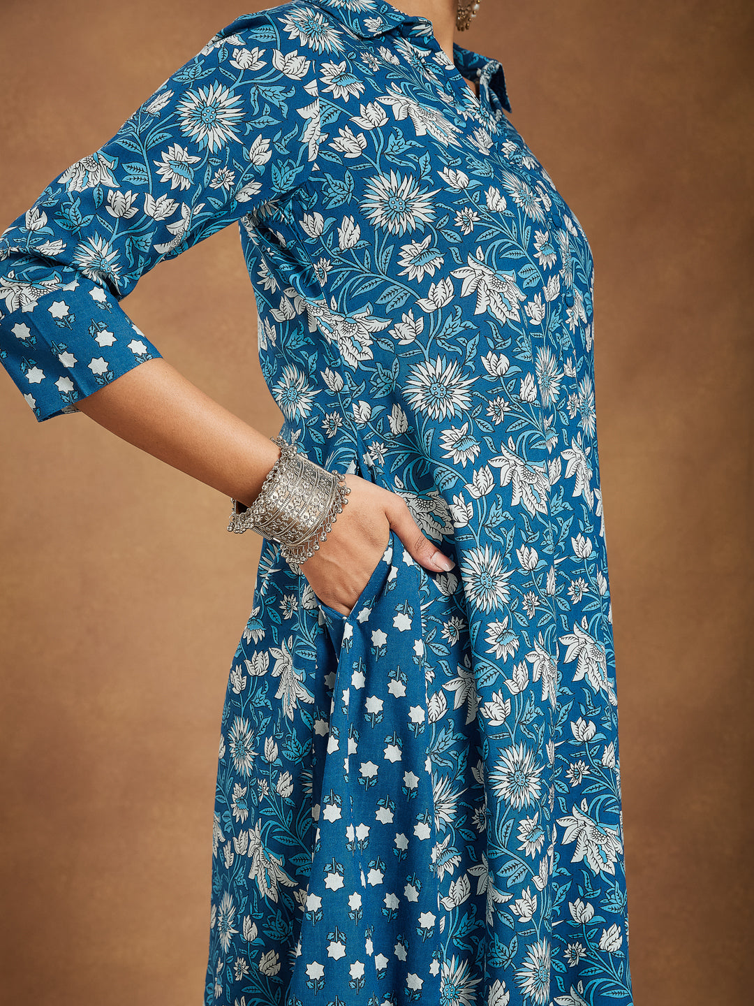 Janasya Women's Blue Pure Cotton Floral Printed A-line Kurta Set