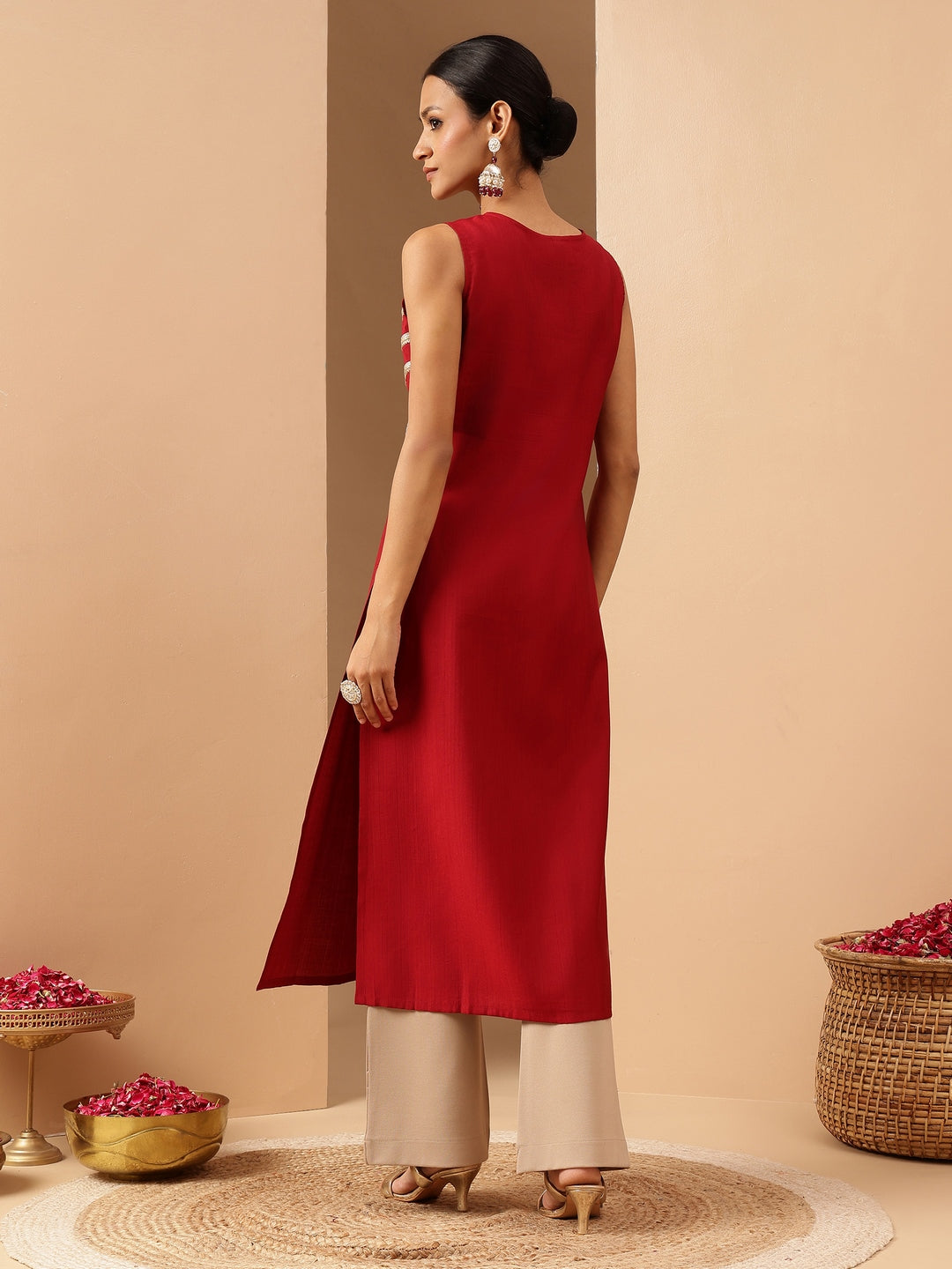 Janasya Women's Red Silk Blend Zari Embroidered Straight Kurta