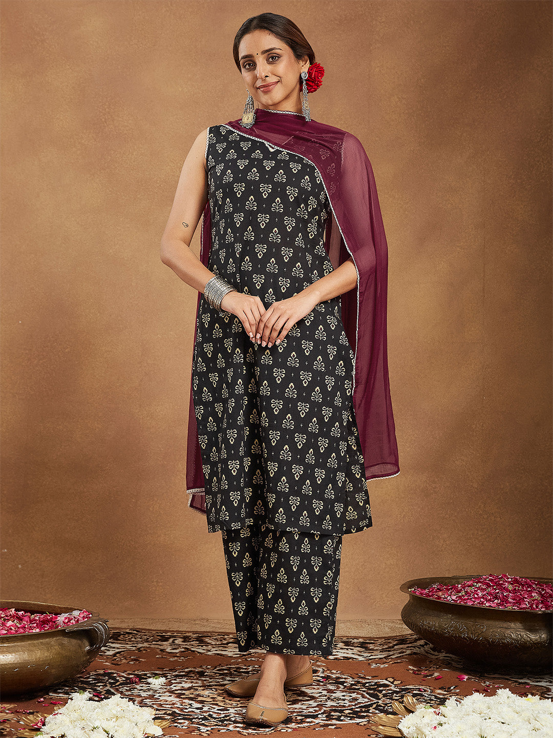 Janasya Women's Black Cotton Ethnic Motifs Printed Straight Kurta Set