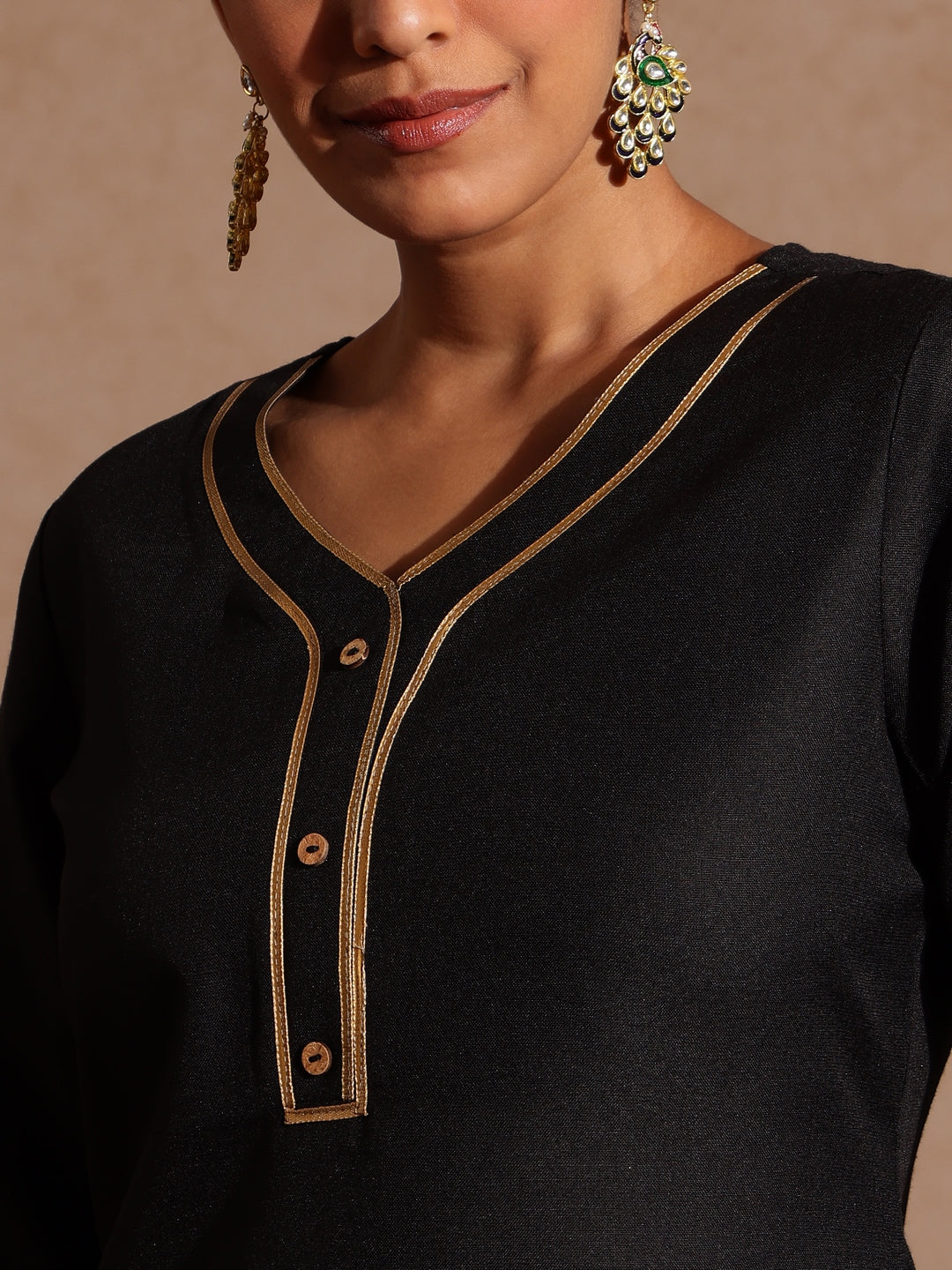 Janasya Women's Black Cotton Blend Yoke Design Straight Kurta Set