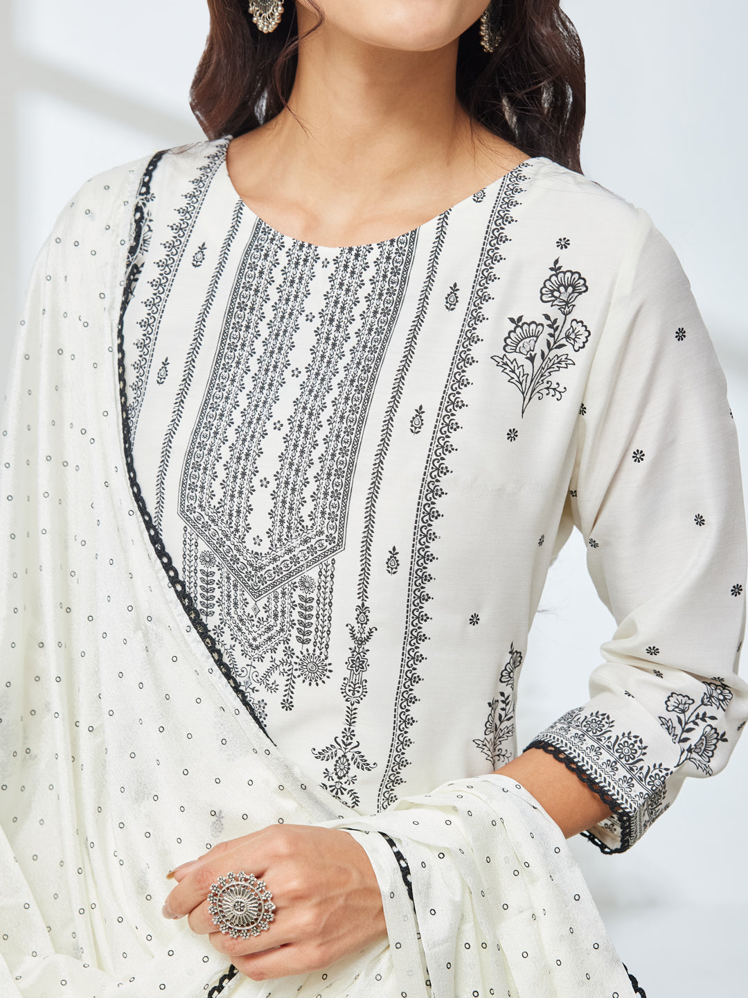 Janasya Women's White Silk Blend Ethnic Printed Straight Kurta Set