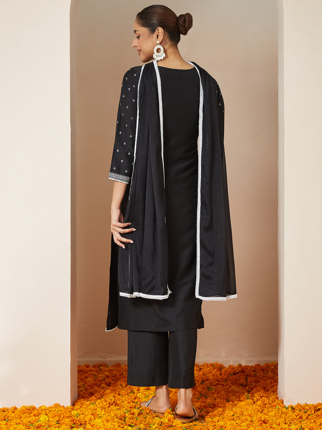 Janasya Women's Black Silk Blend Ethnic Printed Straight Kurta Set